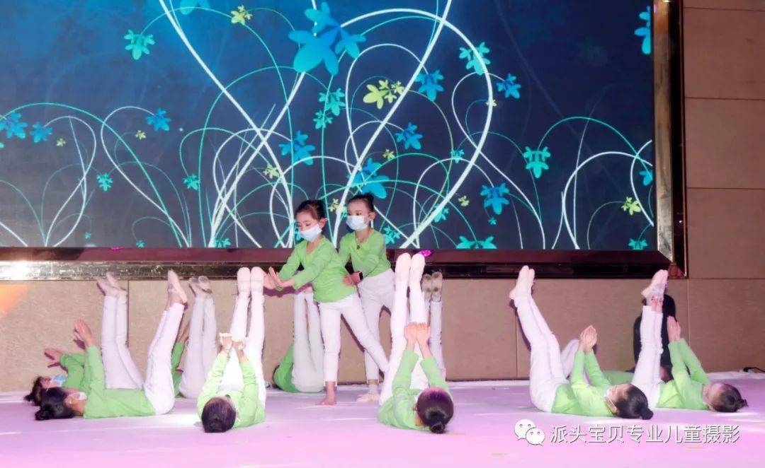 舞蹈《潮流串烧》教师个人秀基本功展示舞蹈《金色太阳 瞌睡虫