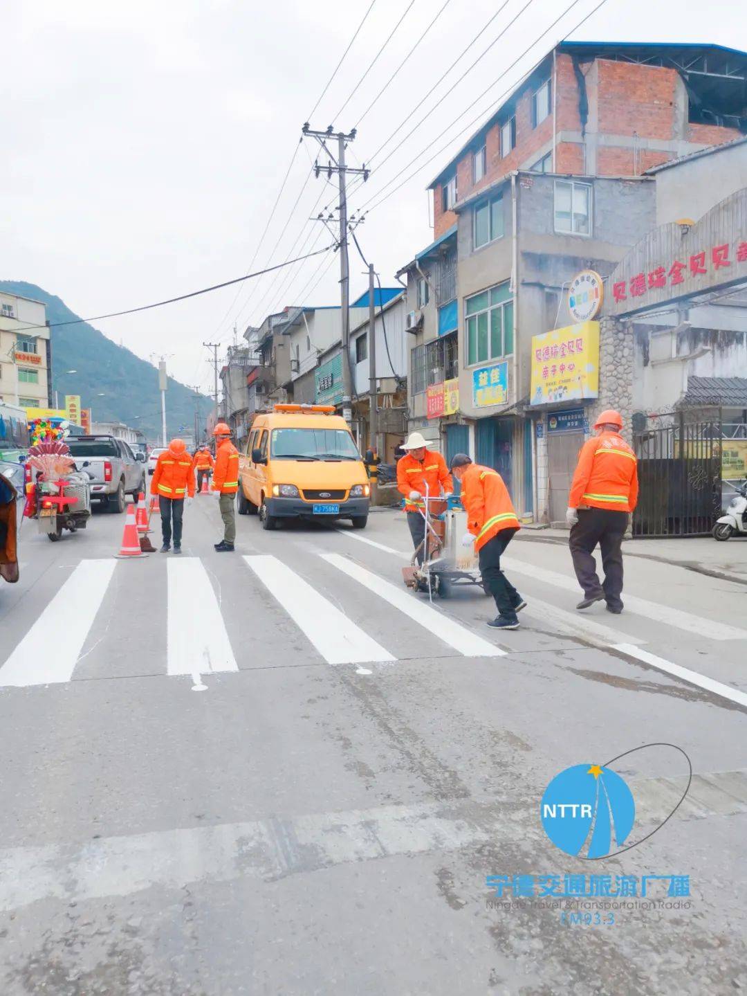 近日,宁德市公路中心组织应急抢险保障中心对  g104国道金涵乡濂坑村