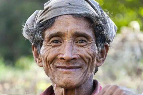 世界上最长寿的人(256岁)留下的100条长寿秘方,很珍贵