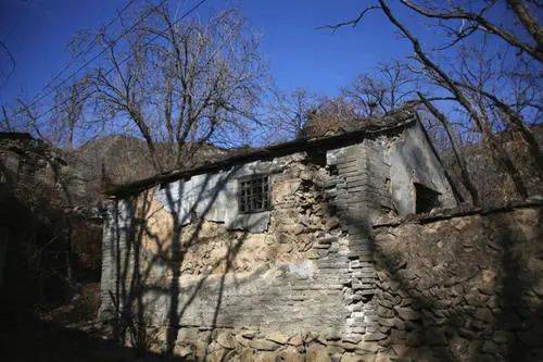 门头沟这个村整个建在地道上面!