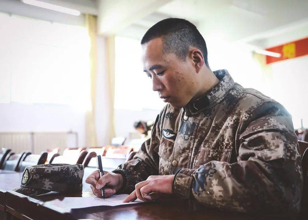【部队新闻】战略支援某部新兵团 | 西藏军区某炮兵旅