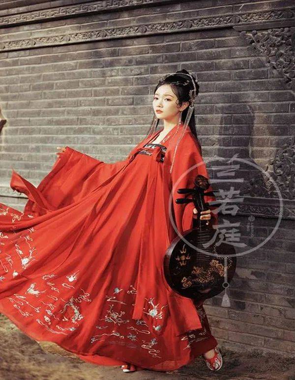 汉服妹子最初的最爱,年终盘点佳绩,究竟花落谁家._销量
