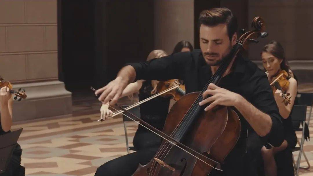 克罗地亚大提琴家 斯蒂潘·豪瑟
