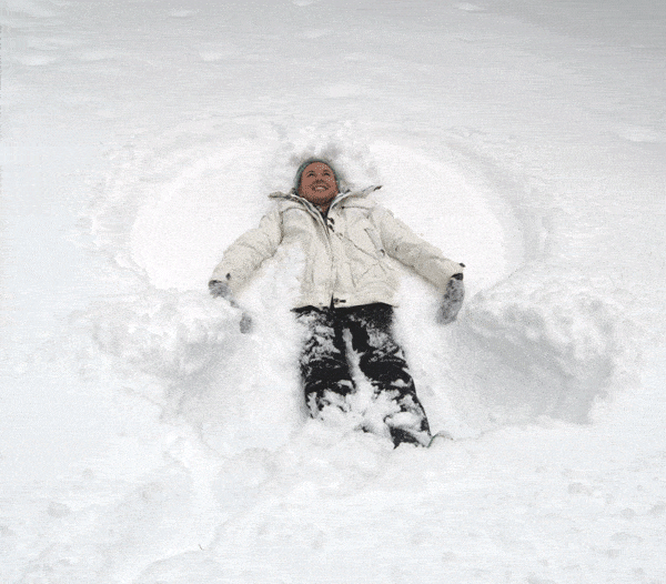 哈哈哈开玩笑啦～ 真实的情况是, 小聊闲看到雪, 北方的下雪天, 是