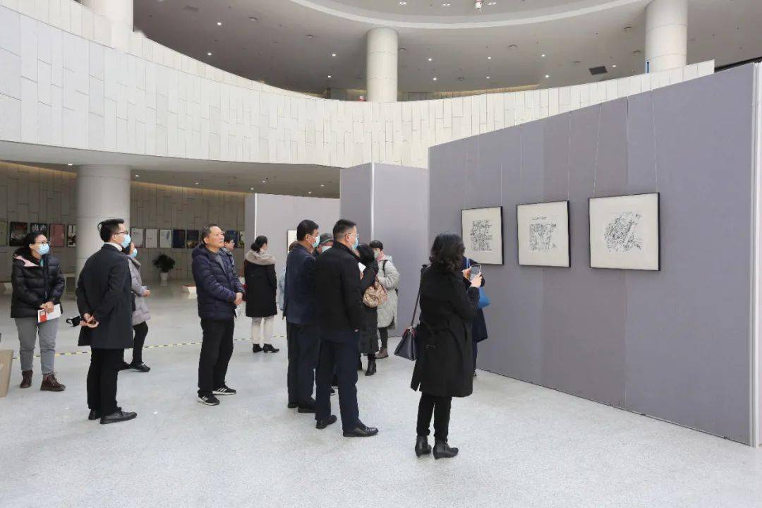 新展开幕在潘敏速写作品中找寻港口的独家印象