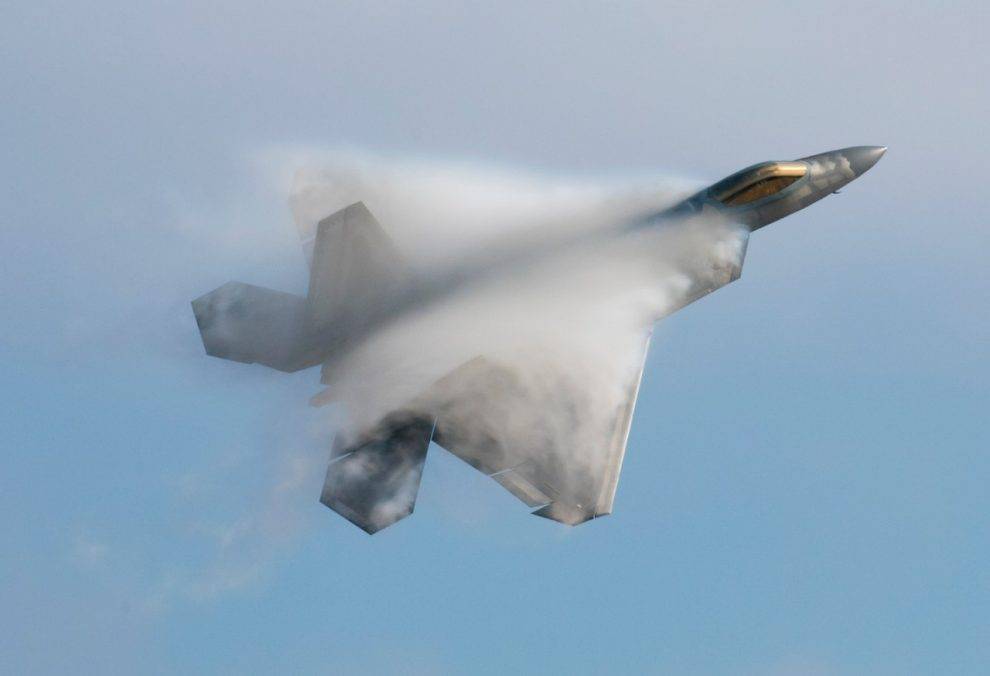 俄罗斯正式进入四代机时代 苏-57能否和f-22一战?