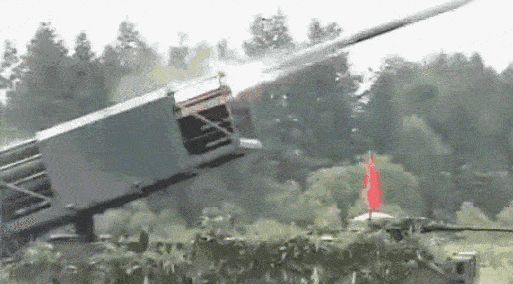 神机箭型火厢车咱们先看一个火力比较猛的神机箭发射的大场面:这让我