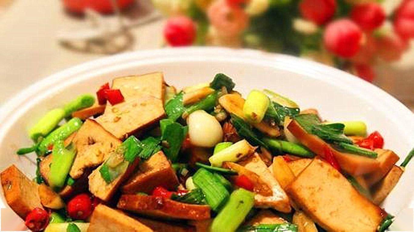 美食湖南经典家常菜老干妈炒香干软嫩爽口味美醇香扑面