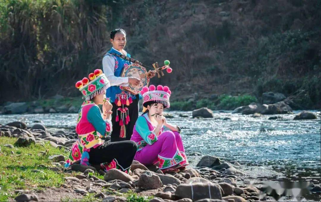 楚雄:摄影师助力一平浪镇大窝村发展乡村旅游