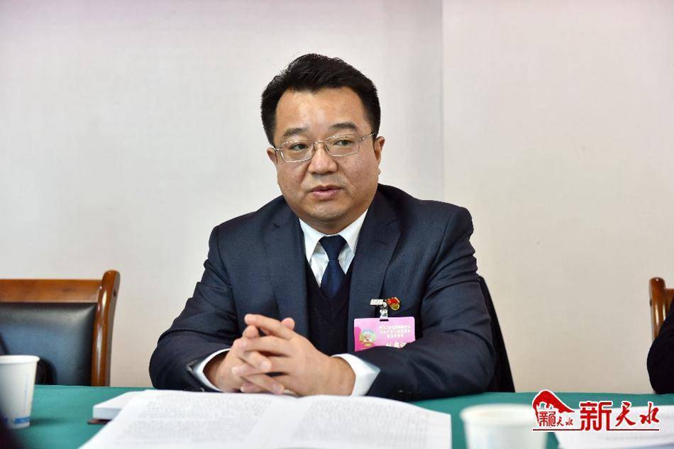 郭庆祥参加市政协七届五次会议分组讨论时强调为建设更高水平的平安