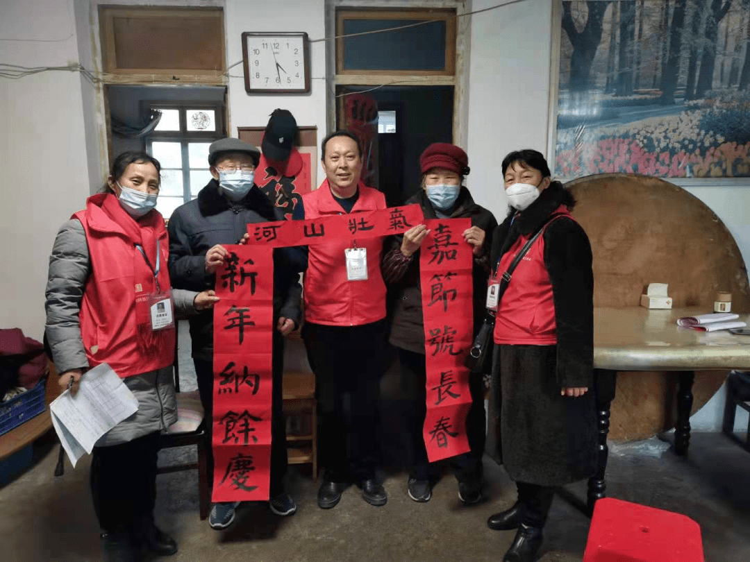 蜀山经济开发区蜀麓苑社区以小区党支部为基本单元,根据党员专长,组建