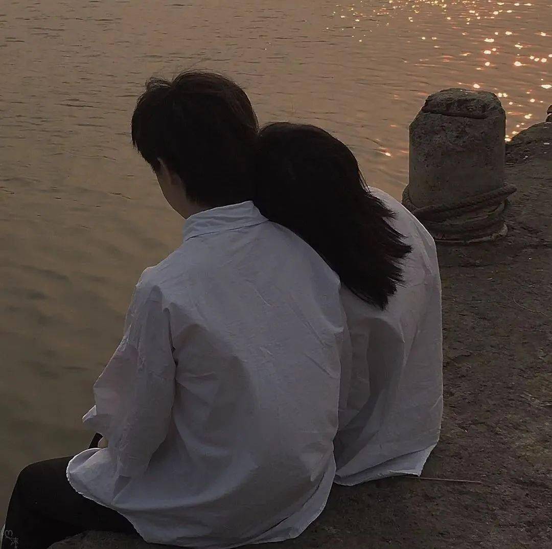 情头丨情侣头像_低头