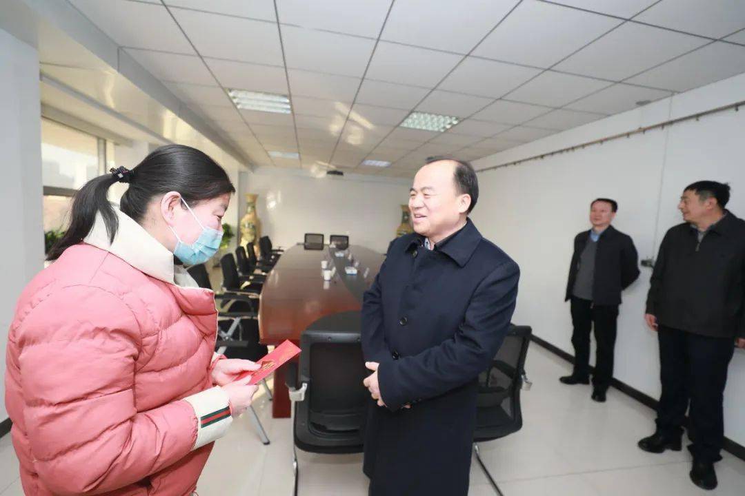 王万军院长,刘志让书记看望全国劳模杨峰,曹化桥