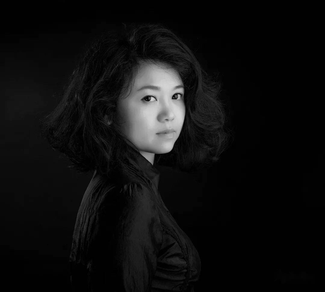 欧阳魔菇《中国女性艺术》代表性艺术家