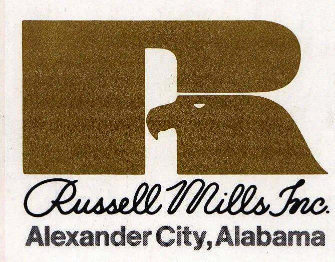 "小众品牌"russell athletic才是街头服饰中「圆领卫衣」的起点