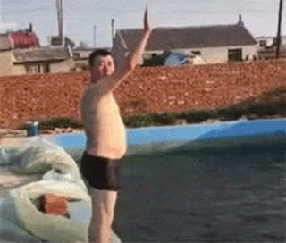 搞笑gif:隔着屏幕都觉得尴尬!