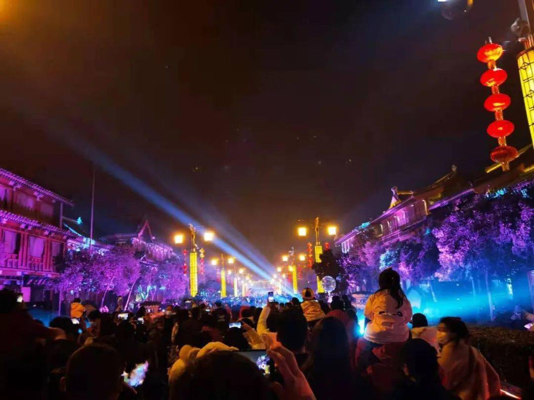 夜秀-宋都御街音乐灯光秀一入夜,开封就成了汴梁古城,夜景夜秀夜演夜