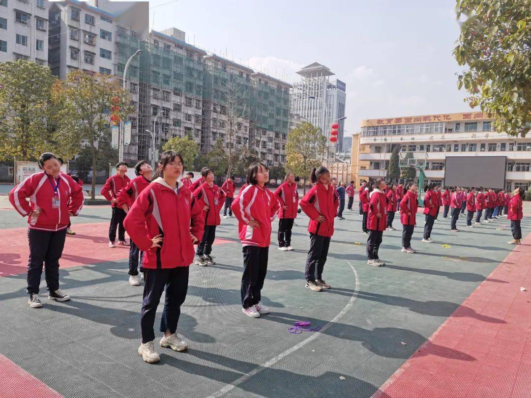 黄平湖里中学初三学生已开学,700余名学生开启中考冲刺模式!