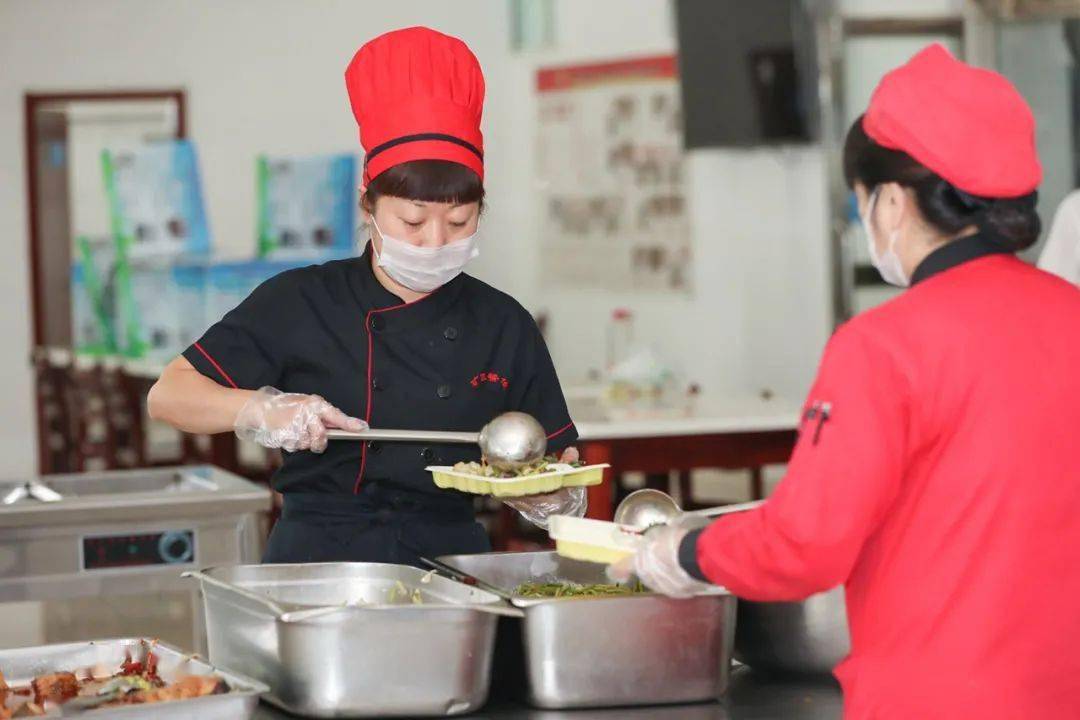 "干饭人"背后的餐饮人,你是一个啥样的人?_食堂