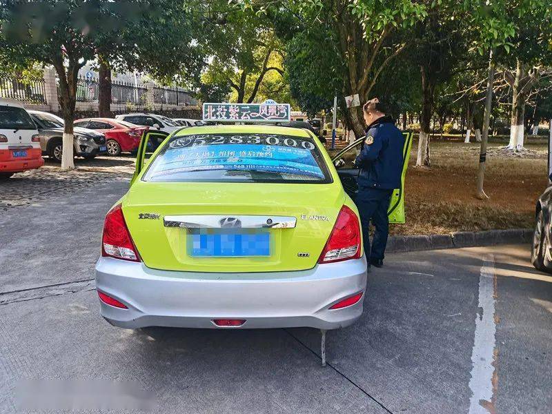 嫌路远,贺州这位的哥因拒载被查了._出租车