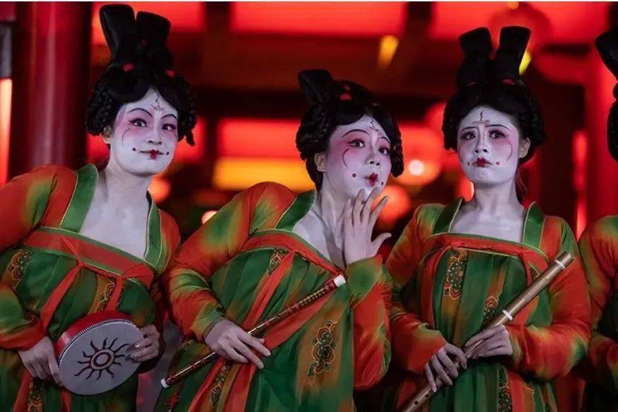 团团陪你看元宵奇妙夜! 戳链接→_河南