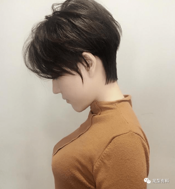 2021年流行气质短发,2020年流行发型女短发 2021流行"蓬松烫"短发