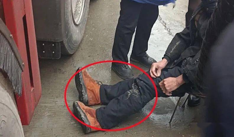 警示:南部一老人腿被大货车碾断