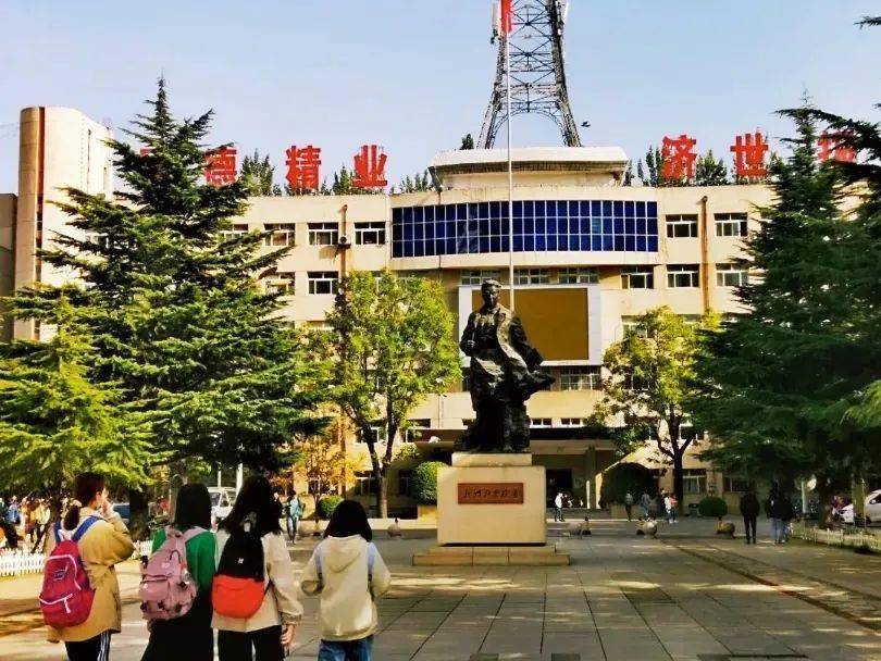 想念学校角落里的每一处风景. 长治医学院