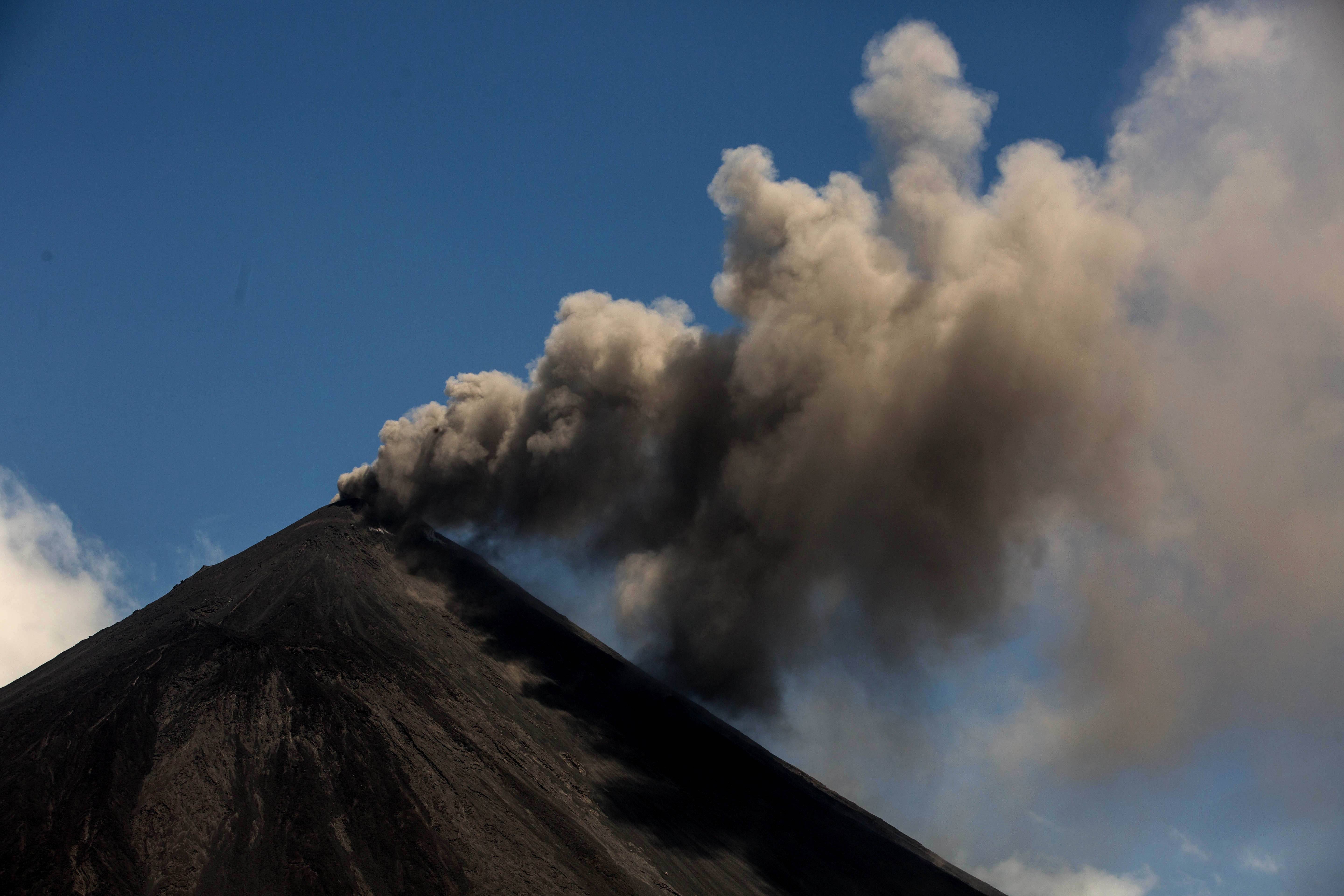 危地马拉帕卡亚火山喷发