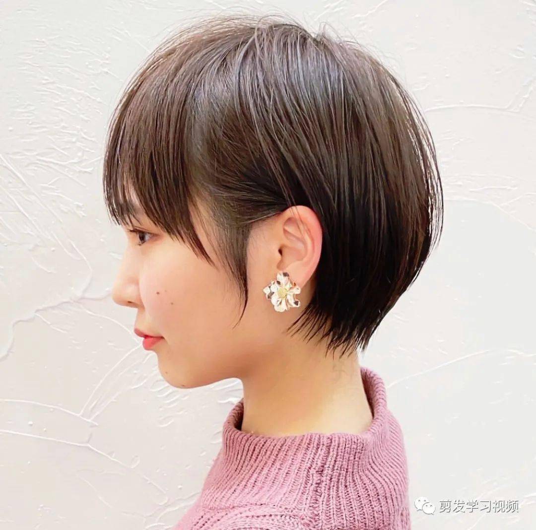 "35 款露耳超短发"_发型