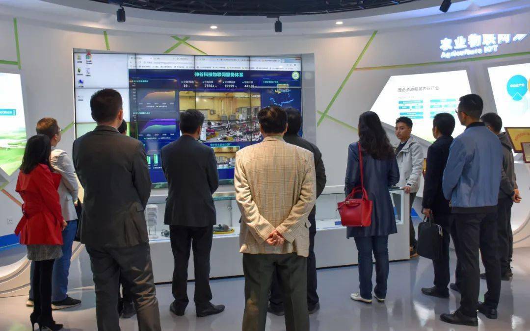 省工信厅陈万春一行莅临集团考察指导将加大对银河泰瑞扶持力度