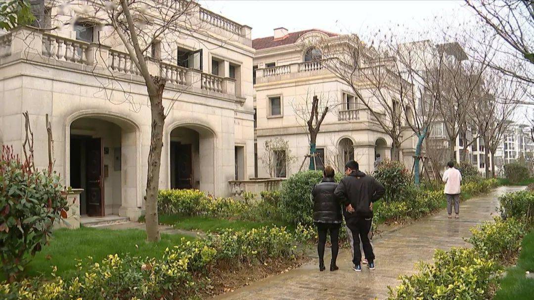 嘉盛龙庭206套房子下周拍卖,上外学区一手房127万起!