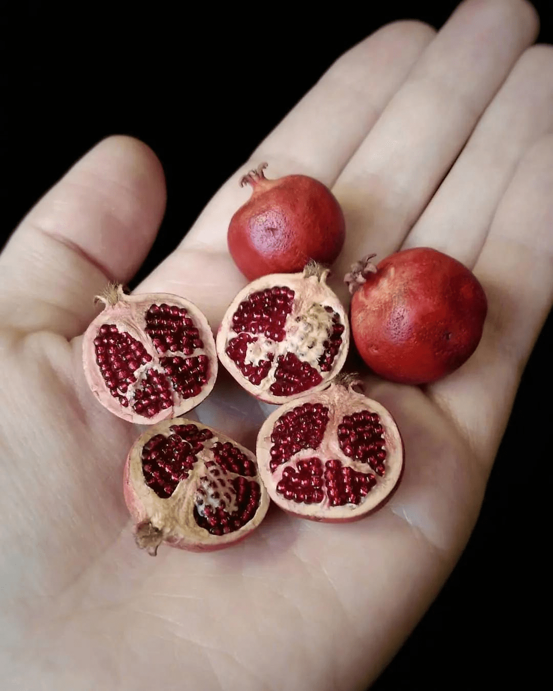 nikkanett(侵删) 乌克兰艺术家nikkanett 用粘土制作的迷你果蔬食物