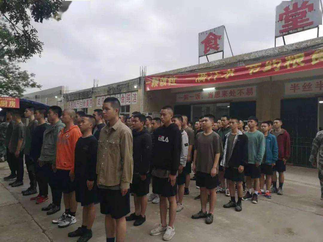 吴川市100多名预征新兵开展集练