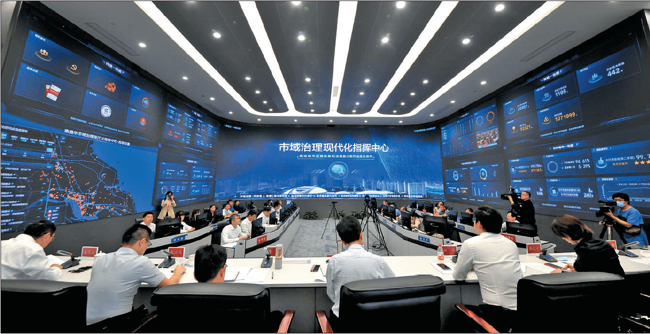 沈朝辉是南通市域治理现代化指挥中心的交通部门常驻人员,他说"以前