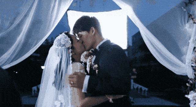 一来是有前车之鉴,二来大家对于吴倩和张雨剑隐婚生子的传闻早有耳闻