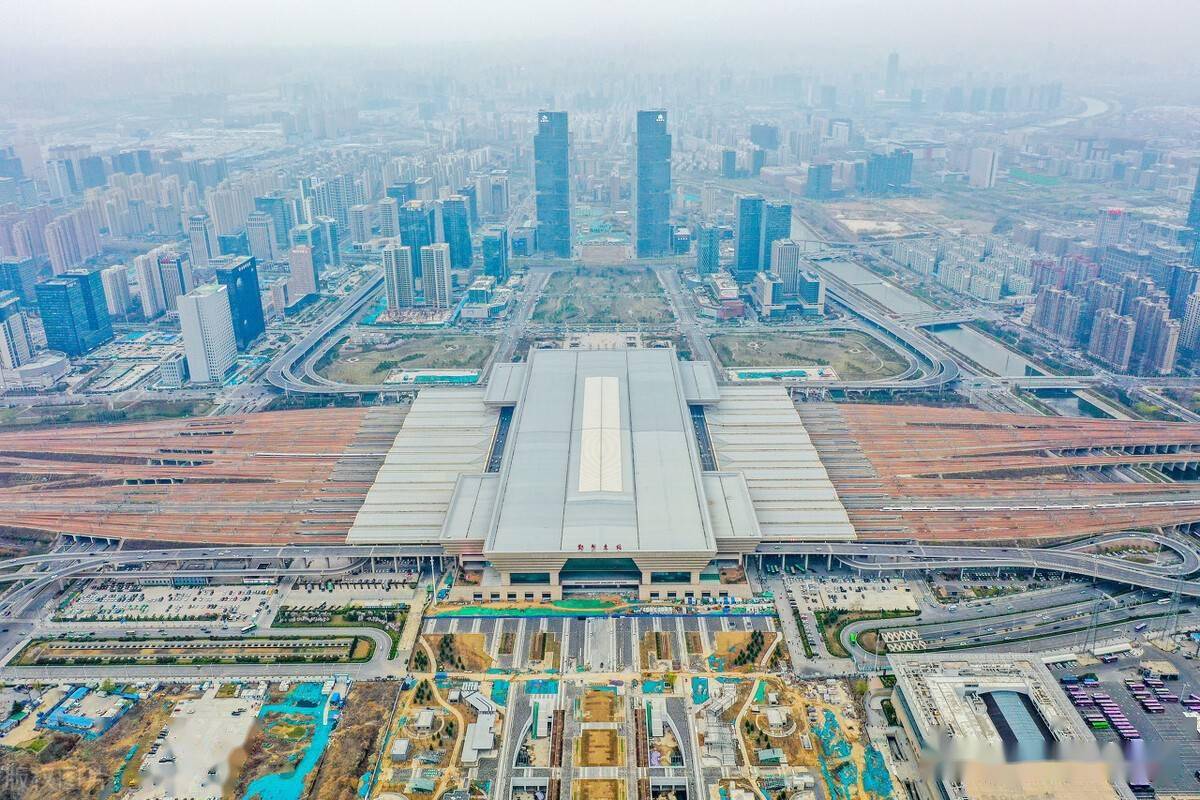 中原特大铁路枢纽之郑州东站总投资约95亿元规模宏伟壮观
