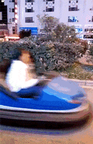 搞笑GIF:那个,结婚以后你别打我和孩子啊!