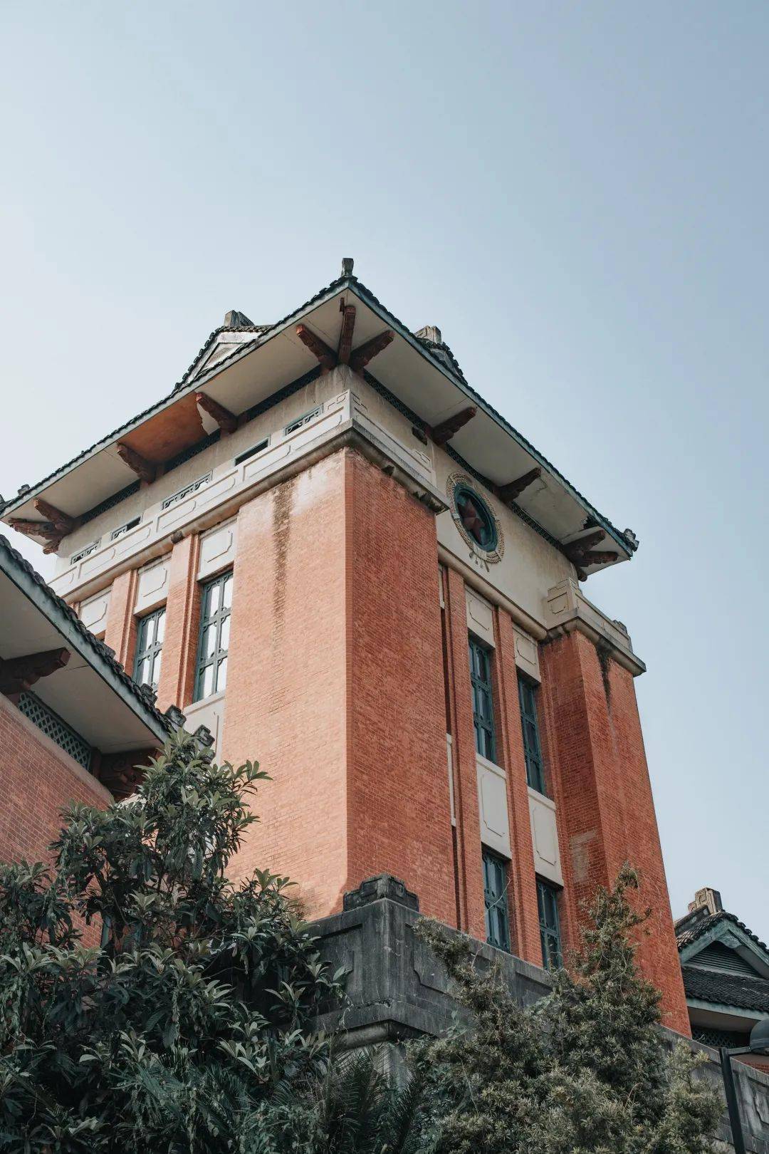 废弃的老牌贵族大学,变身重庆"横店"!