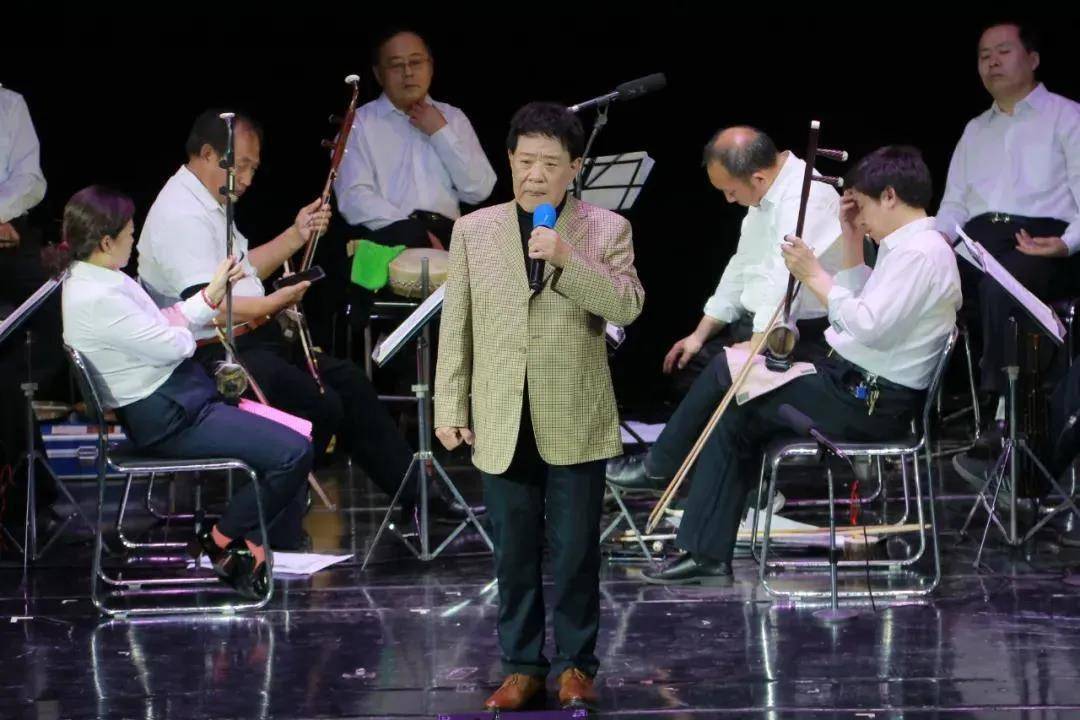 雷保春展演现场