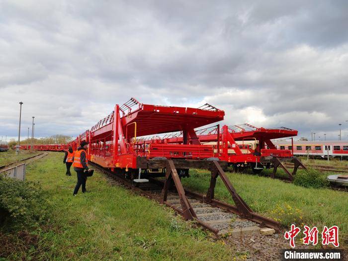 laaers560.3型小汽车运输专用车.中车齐车集团提供