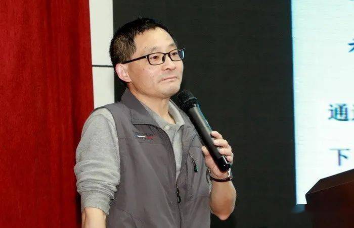 【李权教授简介】李权:博士,四川师范大学教授,化学与材料科学学院副