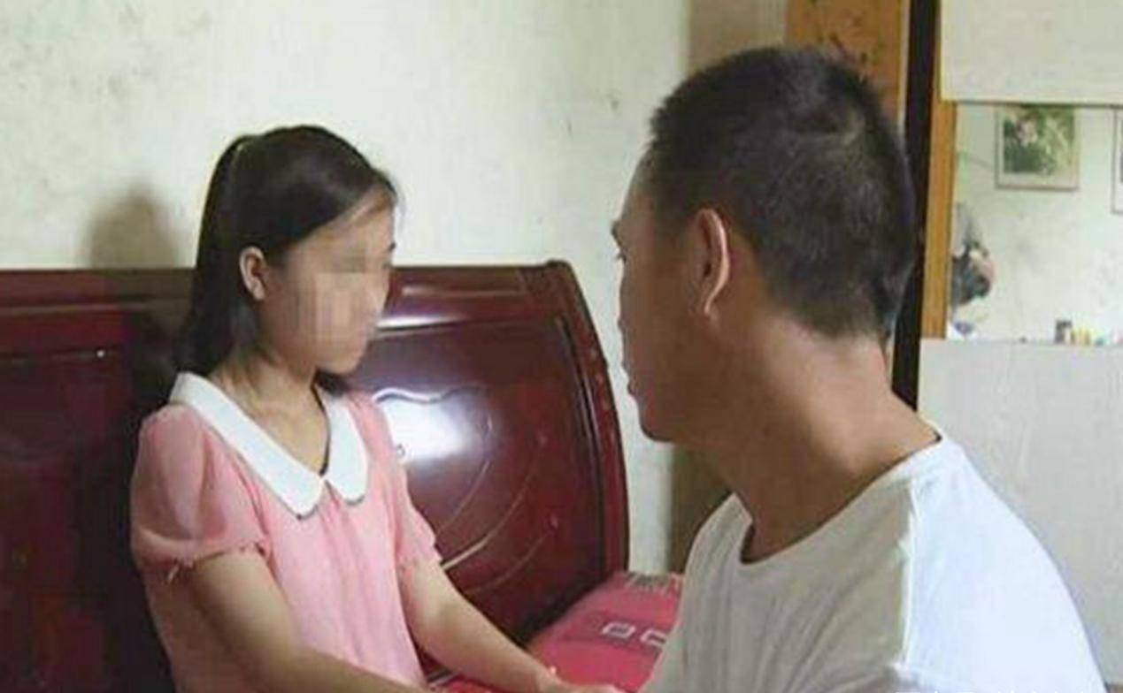 54岁小学教师猥亵多名女学生被刑拘,网友:师德考核刻不容缓