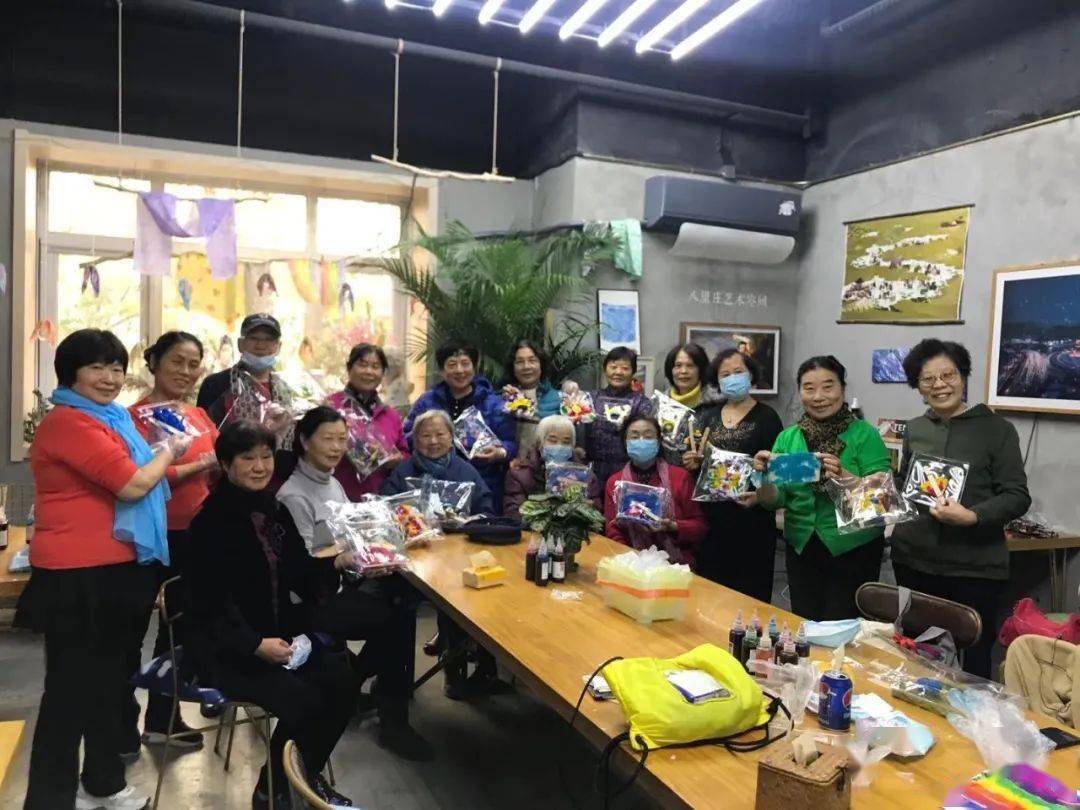 八里庄社区艺术馆水拓丝巾活动报名啦~快来制作属于你