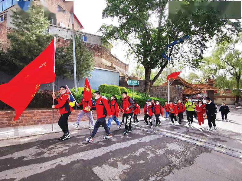 阳泉城区北大街街道青年路社区联合北大街小学开展研学活动