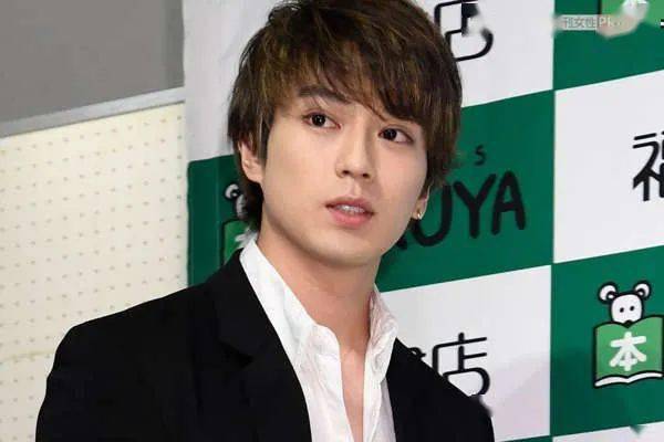 新田真剑佑与7岁年上女友恋情曝光,并因此事与好友绝交?