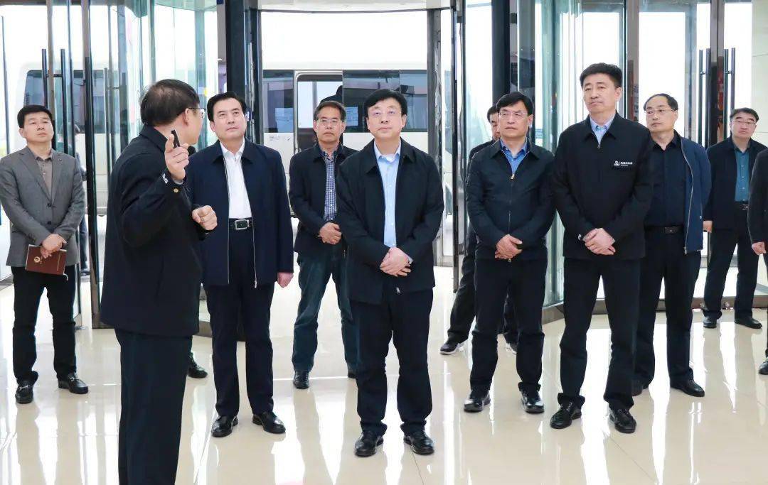 滨海区党工委书记,管委会主任张恒道陪同,区领导赵伟,李铁柱,王秀刚