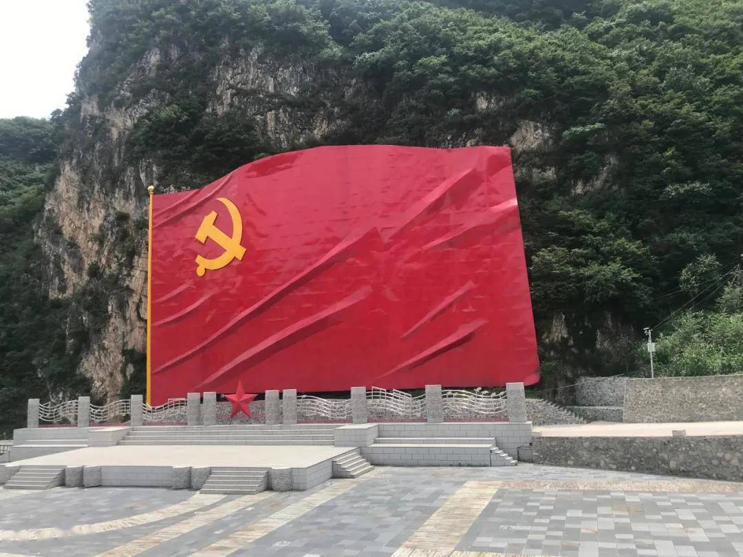 2021年春,北京房山区霞云岭乡堂上村,"没有共产党就没有新中国纪念馆"