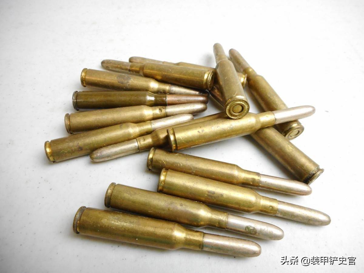 5毫米卡尔卡诺步枪弹,采用白铜被甲圆弹头,这种圆头弹一直沿用到二战