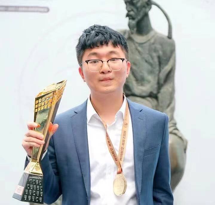 杨鼎新胜芈昱廷 成就西南王赛"三冠王"